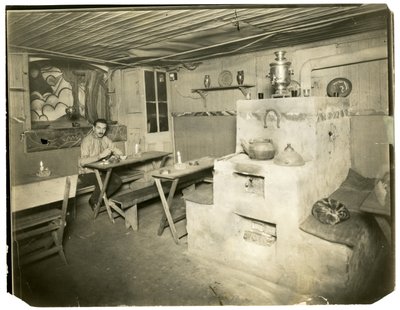 The Isba Tea Room su 4th St Sachia - ora un famoso fotografo in Europa Russian Tea Room, Greenwich Village, New York, USA, c.1905-40 da Jessie Tarbox Beals
