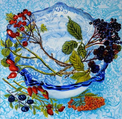 Ciotola antica blu con bacche da Joan Thewsey