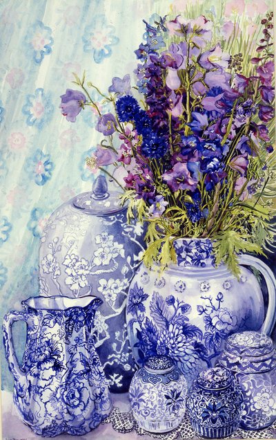 Delphinium con Vasi Blu Antichi da Joan Thewsey