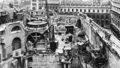 Banca, vista dal tetto della Royal Exchange, Londra, 1926-1927 da Joel