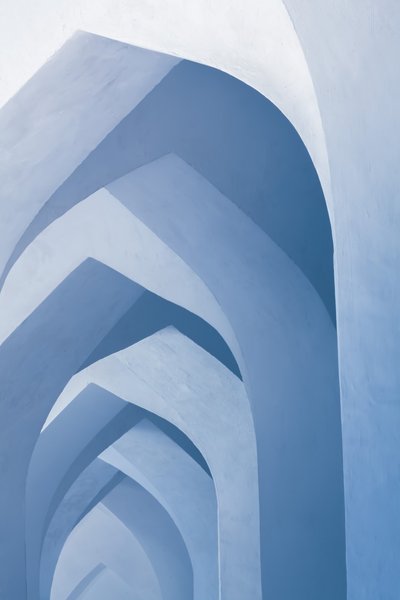 Archi blu sinuosi da Joeri Hendriks