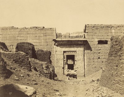 Médinet-Habou, palazzo di Ramses Méïamoun, ingresso del secondo cortile da John Beasly Greene