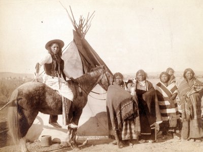 Donne indiane Lakota al tepee, 1891 da John C. H. Grabill