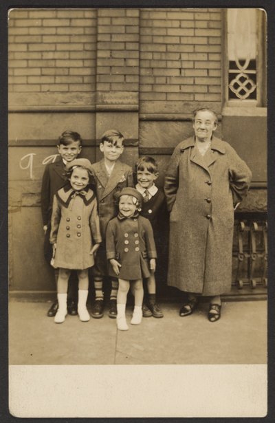 [Gruppo di bambini] da John Frank Keith