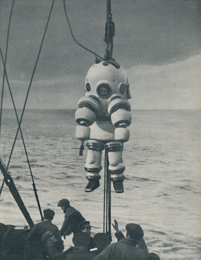 La Lotta Eterna Contro il Mare: Rivestimento Corazzato per il Subacqueo, c1935 da John Hammerton