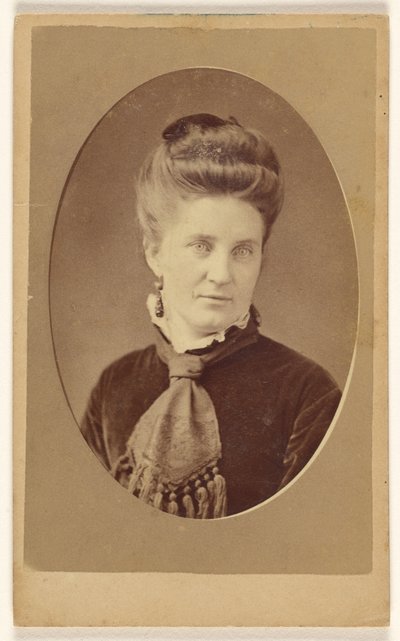 [Donna non identificata, stampata in stile quasi ovale]. da John James Abbott