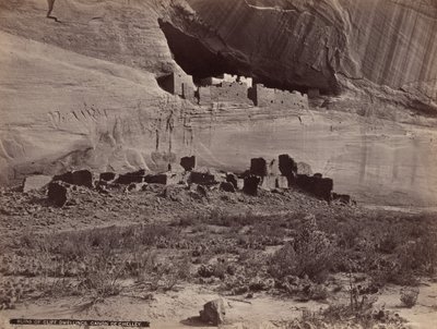 Rovine delle abitazioni sulla scogliera, Canyon de Chelly, 1879-1881 (foto) da John K. Hillers