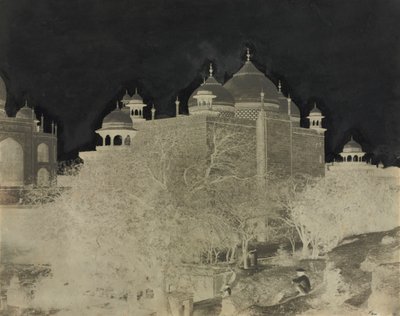 Taj Mahal, vista posteriore della casa di riposo, con figura, c. 1858-1862 da John Murray