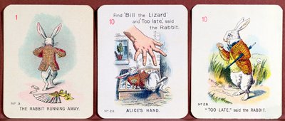 Tre carte della famiglia felice raffiguranti personaggi di Alice nel Paese delle Meraviglie di Lewis Carroll da John Tenniel