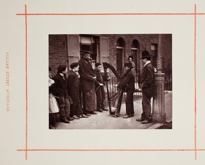 Musicisti di Strada Italiani, 1877 da John Thomson