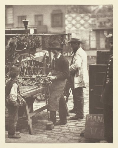 Il fabbro di strada da John Thomson