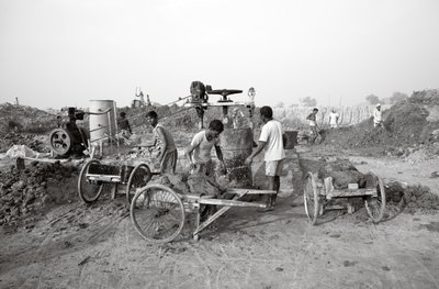 Fabbriche di mattoni a Kolkata, India, 2016 (foto) da Jon Nicholson