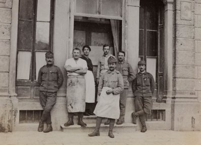 Album "Meine weltkriegs - Erinnerungen South-West Front (Carinzia, Italia, Trentino-Alto Adige) 31/03/1915-12/11/1918 - Josef Zohles Wien": ritratto di gruppo davanti a da Josef Zohles