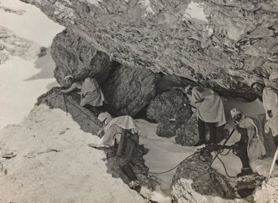 Album "Meine weltkriegs - Erinnerungen South-West Front (Carinzia, Italia, Trentino-Alto Adige) 31/03/1915-12/11/1918 - Josef Zohles Wien": bunker militare in montagna da Josef Zohles
