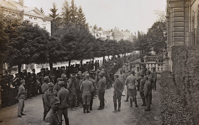 Album "Meine weltkriegs - Erinnerungen South-West Front (Carinzia, Italia, Trentino-Alto Adige) 31/03/1915-12/11/1918 - Josef Zohles Wien": soldati con molti prigionieri da Josef Zohles