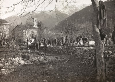 Album "Meine weltkriegs - Erinnerungen South-West Front (Carinzia, Italia, Trentino-Alto Adige) 31/03/1915-12/11/1918 - Josef Zohles Wien": soldati al lavoro per il comando da Josef Zohles