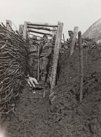 Album "Meine weltkriegs - Erinnerungen Front Sud-Ovest (Carinzia, Italia, Trentino-Alto Adige) 31/03/1915-12/11/1918 - Josef Zohles Wien": trincea (foto in b/n) da Josef Zohles