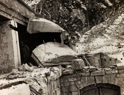 Album "Meine weltkriegs - Erinnerungen South-West Front (Carinzia, Italia, Trentino-Alto Adige) 31/03/1915-12/11/1918 - Josef Zohles Wien": macerie da Josef Zohles
