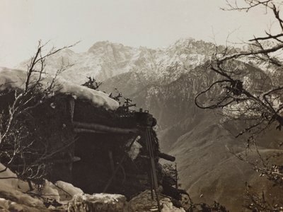 Album "Meine weltkriegs - Erinnerungen Front Sud-Ovest (Carinzia, Italia, Trentino-Alto Adige) 31/03/1915-12/11/1918 - Josef Zohles Wien": rifugio militare a Brisia da Josef Zohles