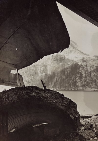 Album "Meine weltkriegs - Erinnerungen South-West Front (Carinzia, Italia, Alto Adige) 31/03/1915-12/11/1918 - Josef Zohles Wien": macerie di una fabbrica da Josef Zohles