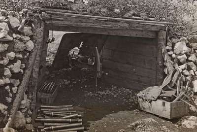 Album "Meine weltkriegs - Erinnerungen South-West Front (Carinzia, Italia, Trentino-Alto Adige) 31/03/1915-12/11/1918 - Josef Zohles Wien": deposito militare (foto b/n) da Josef Zohles