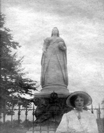 Statua della regina Vittoria, College Green, Bristol, XX secolo da Joseph Edgar Boehm