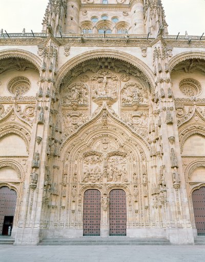 Puerta del Nacimiento da Juan and Rodrigo Gil de Hontanon