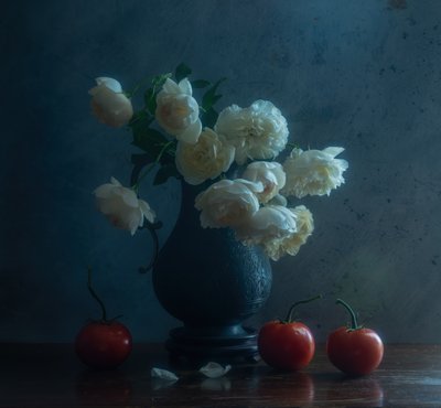 Rose eleganti e pomodori da Judy Tseng