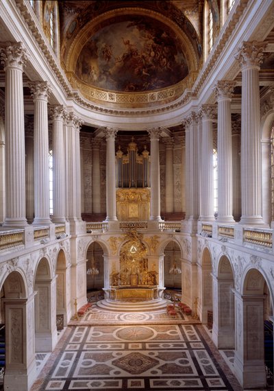 Vista della cappella reale realizzata da Hardouin-Mansart nel 1709 e consacrata dal Cardinale Noailles nel 1710. Castello di Versailles da Jules Hardouin Mansart