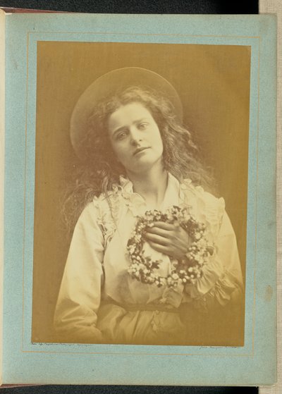 ["Perché sarò la regina del maggio, madre, sarò la regina del maggio"]. da Julia Margaret Cameron