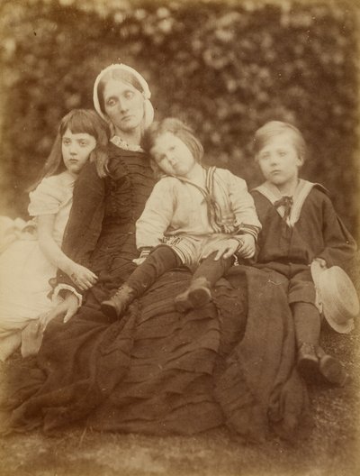 Mrs. Herbert Duckworth con Florence Fisher, George Duckworth e Herbert Fisher da Julia Margaret Cameron