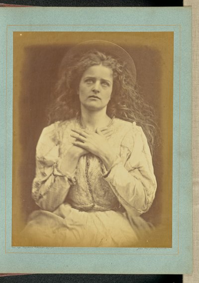 "Così ora penso che sia vicino - confido che lo sia - lo so" / "La Beata Musa è andata per quella strada che la mia anima dovrà percorrere". da Julia Margaret Cameron