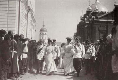 La famiglia reale russa in visita al Monastero di Sarov, Russia, 1903 da K. von Hahn