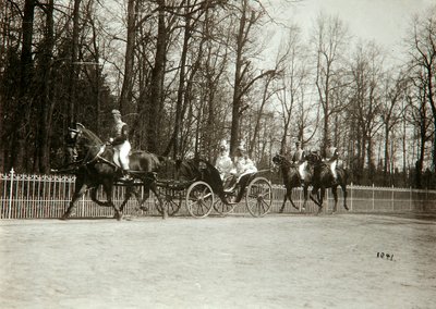 Zar Nicola II e Zarina Alessandra Fëdorovna di Russia in una carrozza, inizio XX secolo da K. von Hahn
