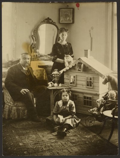 Alexander Kuprin [famoso scrittore russo] con la sua famiglia da Karl Karlovitz Bulla