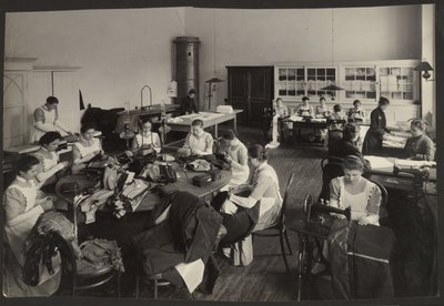 Lezione di creazione di abiti da Karl Karlovitz Bulla