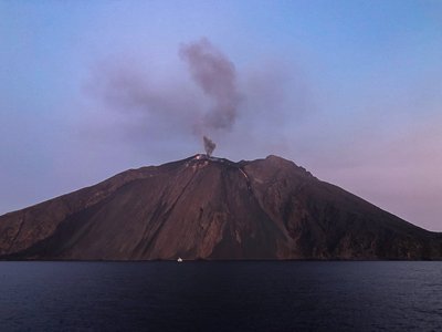 Stromboli sotto Guardia 2019 da Katha Wood