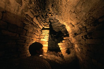 Cancuen, Guatemala, Arthur Demarest, Tomas Barrientos, Maya, palazzo, Periodo Classico, 2004 da Kenneth Garrett