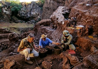 Sito Drimolean, vicino a Johannesburg, Sudafrica, ominide di 2 milioni di anni da Kenneth Garrett