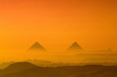 Egitto; Antico Regno; Piana di Giza; Piramidi di Giza; Khufu; Khafre; Menkaure da Kenneth Garrett