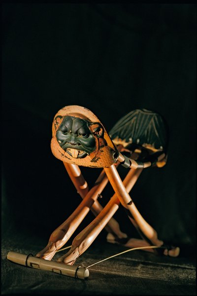 Poggiatesta pieghevole in avorio di Re Tutankhamon, Nuovo Regno, 2002 (foto) da Kenneth Garrett