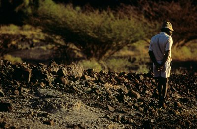 Cacciatore di fossili, Kamoya Kimeu, leader della Hominid Gang, 2008 (foto) da Kenneth Garrett
