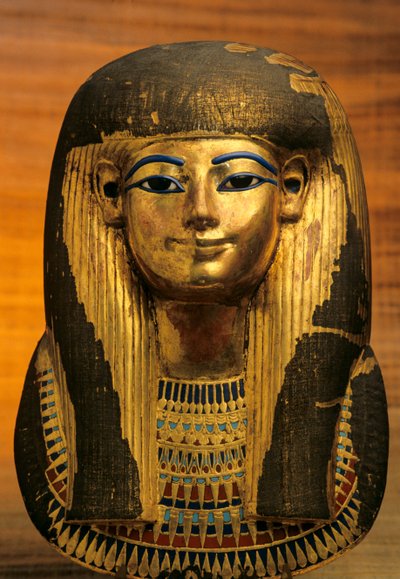 Maschera funeraria di Tuyu, una bisnonna del re Tut e moglie di Yuya; Oro; Tjuya, 2009 da Kenneth Garrett