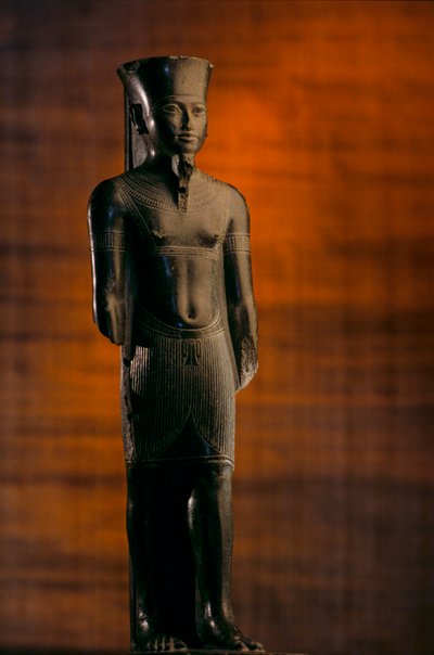 Statua di Amon con le caratteristiche di Tutankhamon, 2009 (foto) da Kenneth Garrett