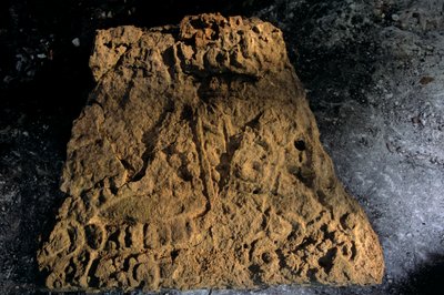 Stele, Sufricaya, Holmul, Guatemala, Maya, Francisco Estradabelli, 2008 da Kenneth Garrett