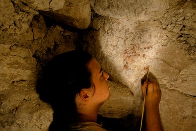 Guerriero di Teotihuacan, murale, Sufricaya, Holmul, Guatemala, Maya, Francisco Estradabelli, 2008 da Kenneth Garrett