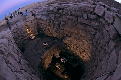 Urkesh, Impero Hurrita, Siria, 2400 a.C., Giorgio Buccellati, Abi, accesso al mondo sotterraneo, 2004 (foto) da Kenneth Garrett