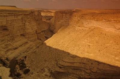Valle di Zin, Deserto del Negev, Israele, Culture Antiche, Età del Rame da Kenneth Garrett