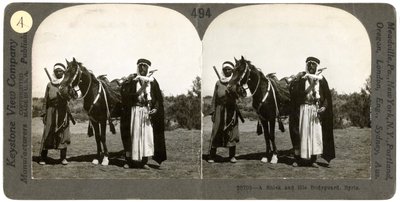 Uno sceicco e la sua guardia del corpo, Siria, 1900 da Keystone View Company