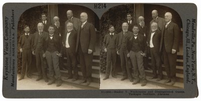 "Booker T. Washington e ospiti illustri, Istituto Tuskegee, Alabama", aprile 1906 (foto) da Keystone View Company